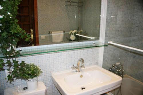 La Via Mezquita Hotel เซบีญา ภายนอก รูปภาพ